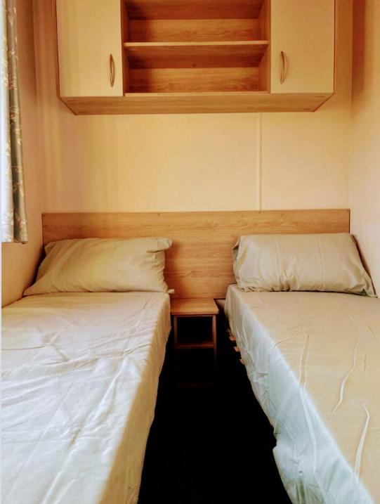 8 Berth Caravan,pet Friendly. *